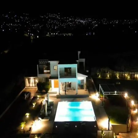 Paradiso Villa Peyia