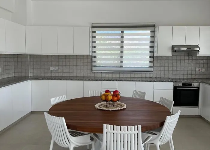 Villa Paradiso Peyia